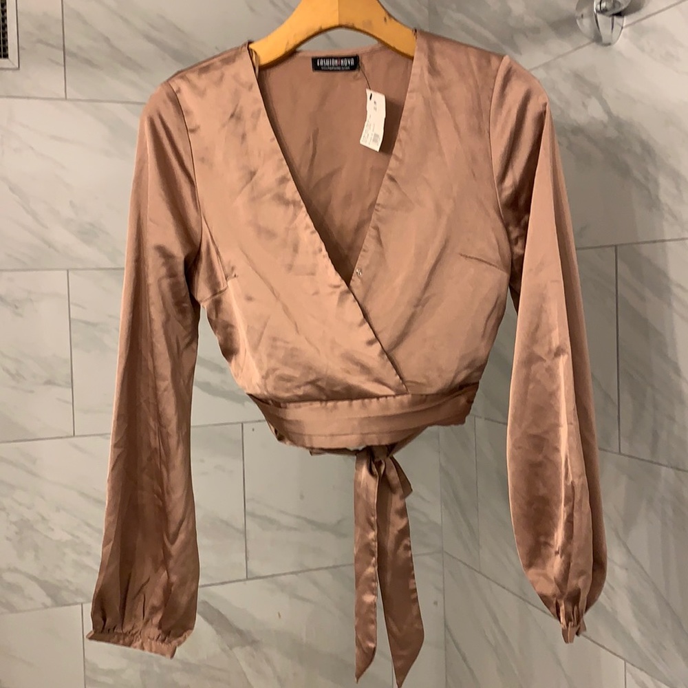 Fashion Nova Crop Top w Tie